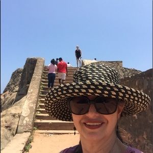 Meet your Posher, Leticia